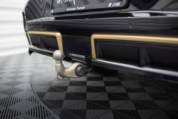 Hinten Splitter (mit einem vertikalem balken) für BMW XM G09 schwarz Hochglanz