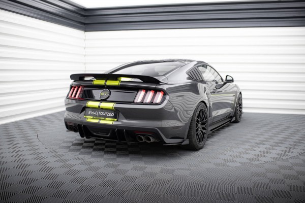 Hintere Seiten Flaps für Ford Mustang GT Mk6 schwarz Hochglanz
