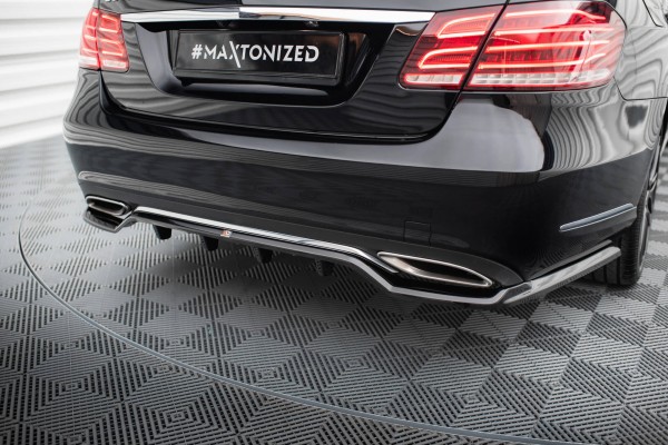 Hinten Splitter (mit einem vertikalem balken) für Mercedes-Benz E W212 Facelift schwarz Hochglanz