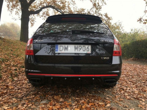 Spoiler CAP für Skoda Octavia RS Mk3 / Mk3 FL Combi schwarz Hochglanz