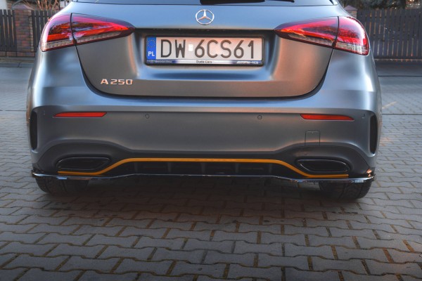 Mittlerer Diffusor Heck Ansatz DTM Look für Mercedes-Benz A Hatchback AMG Line W177 schwarz Hochglan