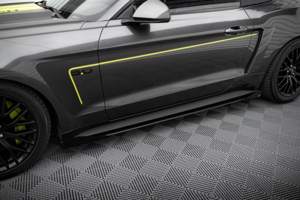 Side Flaps für Ford Mustang GT Mk6 schwarz Hochglanz