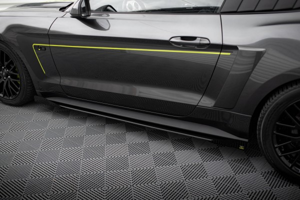 Street Pro Seitenschweller Ansatz für + Flaps Ford Mustang GT Mk6 schwarz Hochglanz