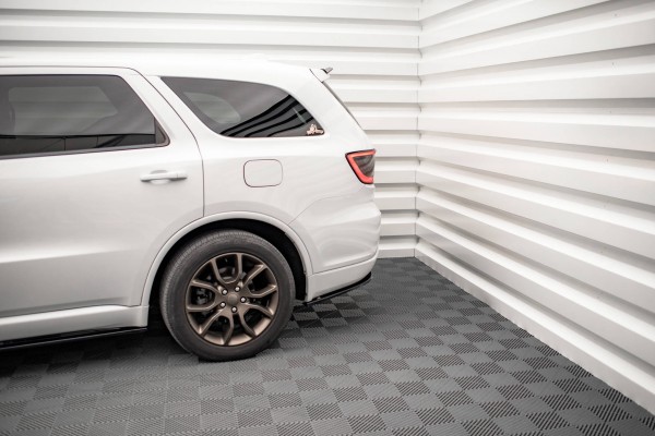 Heck Ansatz Flaps Diffusor für Dodge Durango RT Mk3 schwarz Hochglanz