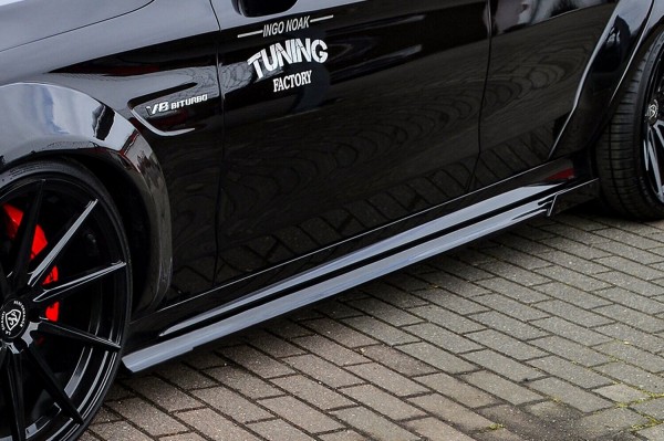 Seitenschweller mit Wing vorn, in Cup Racing Optik