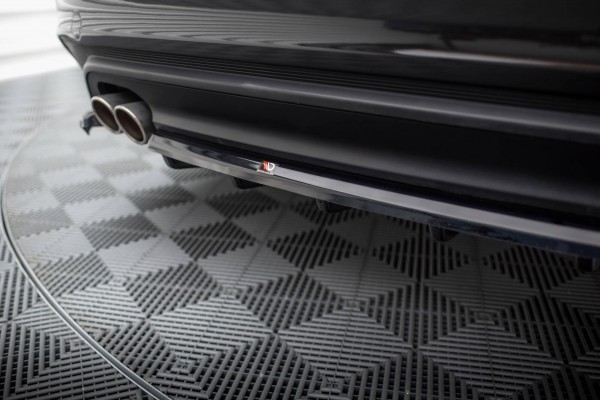 Hinten Splitter (mit einem vertikalem balken) für Jaguar XE X760 Facelift schwarz Hochglanz