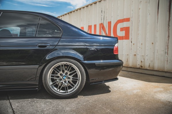 Heck Ansatz Flaps Diffusor für BMW M5 / 5 M-Paket E39 schwarz Hochglanz
