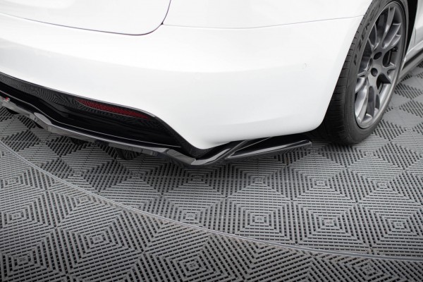 Hinten Splitter (mit einem vertikalem balken) V.2 für Tesla Model S Plaid Mk1 Facelift schwarz Hochg
