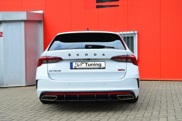 Gefräßter Heckansatz in perfekter Race Track Optik mit Finnen aus ABS