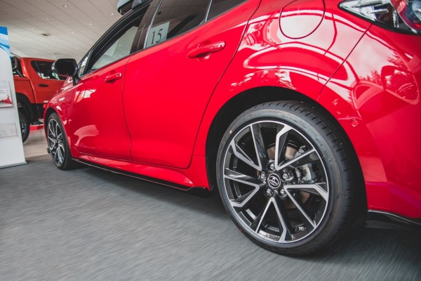 Seitenschweller Ansatz für Toyota Corolla XII Hatchback schwarz Hochglanz