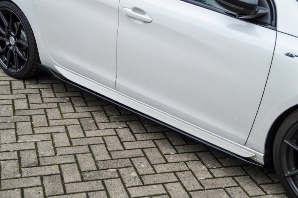 Seitenschwellersatz mit Wing, aus ABS Kunststoff gefertigt ( nur passend für Kombi SW GT +GT-Line) h