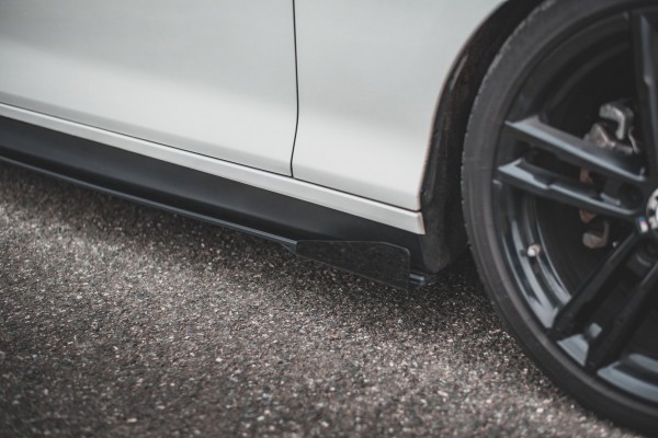 Robuste Racing Seitenschweller Ansatz für für V.2 + Flaps BMW 1er F20 M135i / M140i / M-Paket schwar