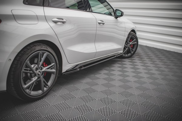 Seitenschweller Ansatz für Audi S3 / A3 S-Line 8Y schwarz Hochglanz