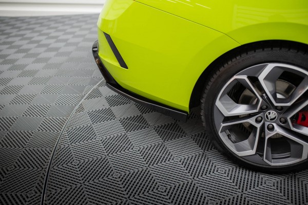 Heck Ansatz Flaps Diffusor V.4 für Skoda Octavia RS Mk4 schwarz Hochglanz
